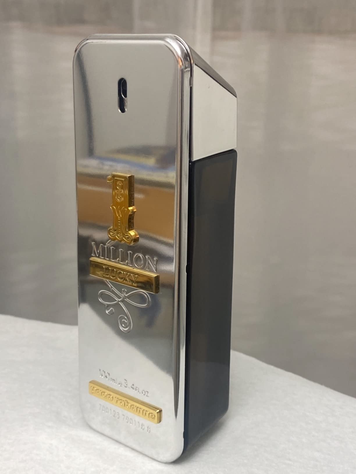 Rabanne 1 Million Parfum/Lucky - Event & Party Supply Photos のレビューと価格