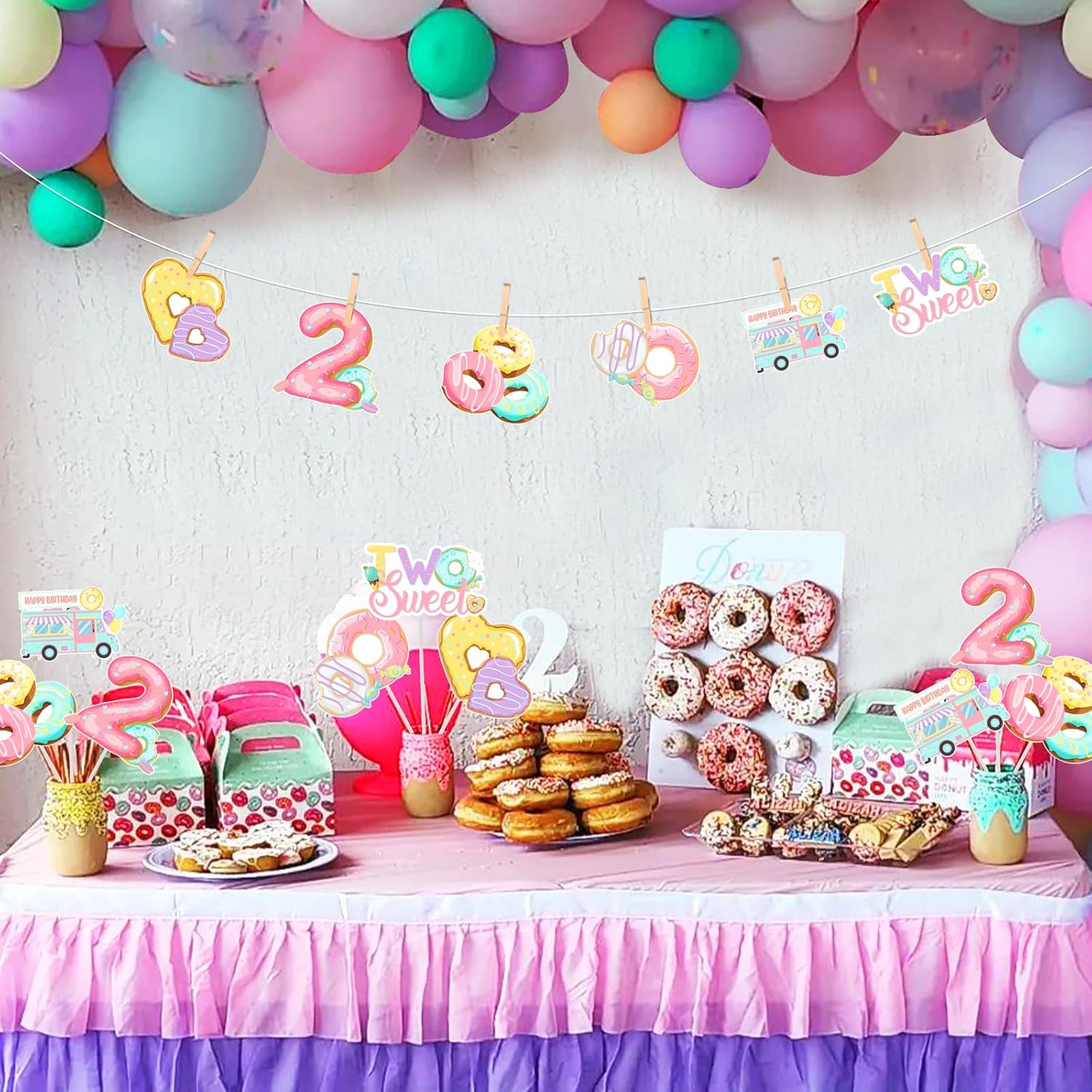 Donut 2nd Birthday Centerpiece - Centerpiece Stick のレビューと価格