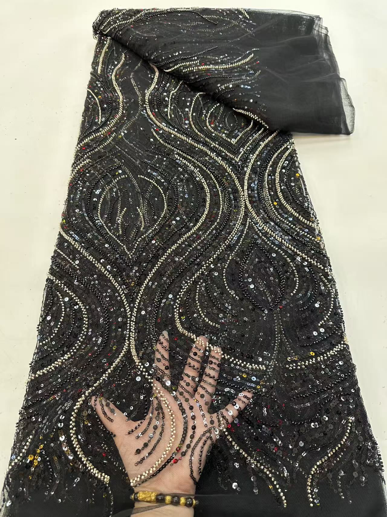 Luxury Red African Beaded Mesh - Glitter Tablecloth のレビューと価格