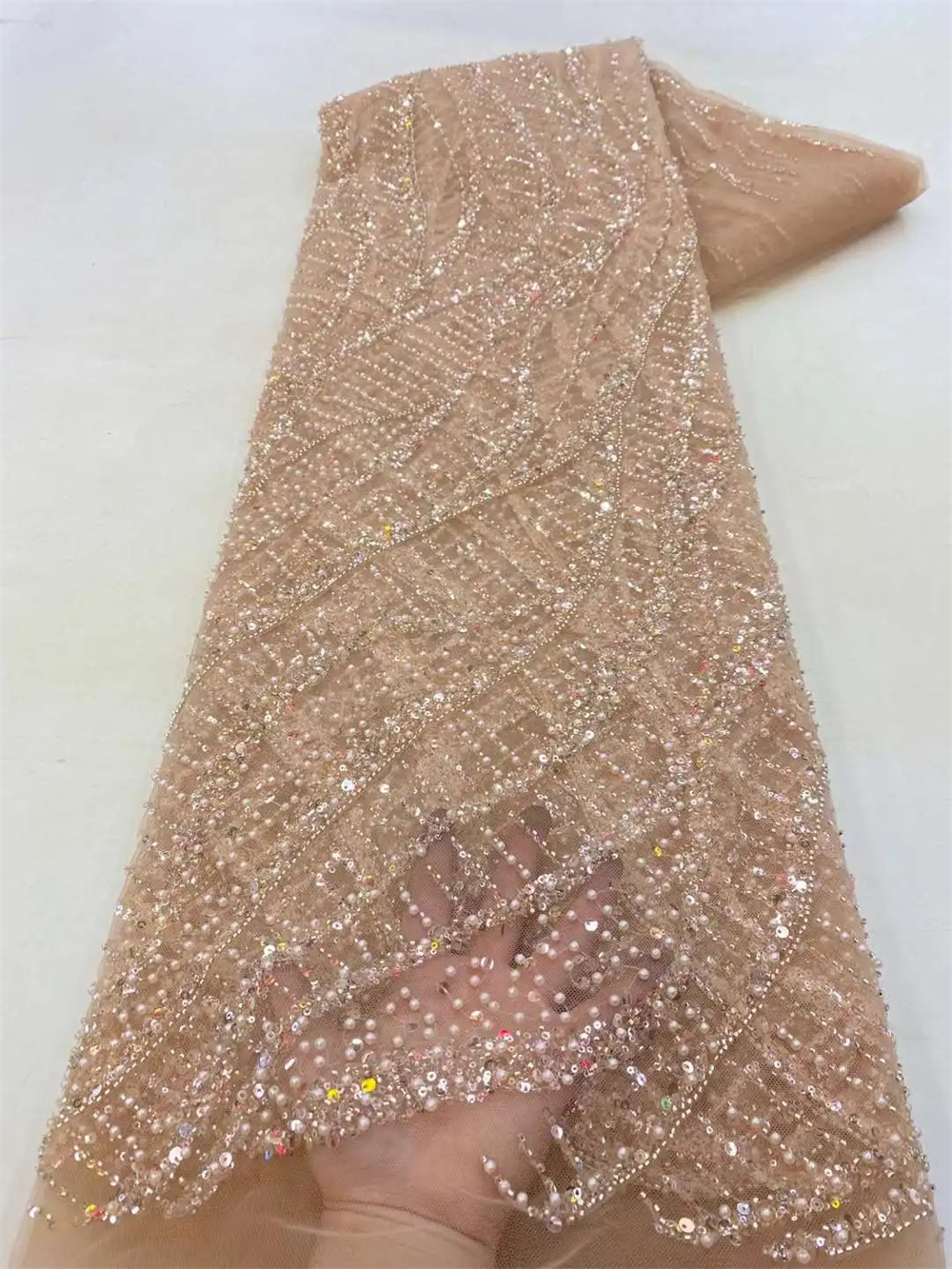 African Sequins Beaded Groom L - Glitter Tablecloth のレビューと価格