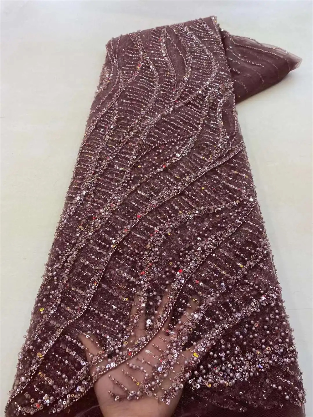 African Sequins Beaded Groom L - Glitter Tablecloth のレビューと価格