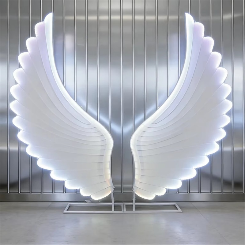 Glowing Angel Wings Light Prop - Event & Party Supply Photos のレビューと価格
