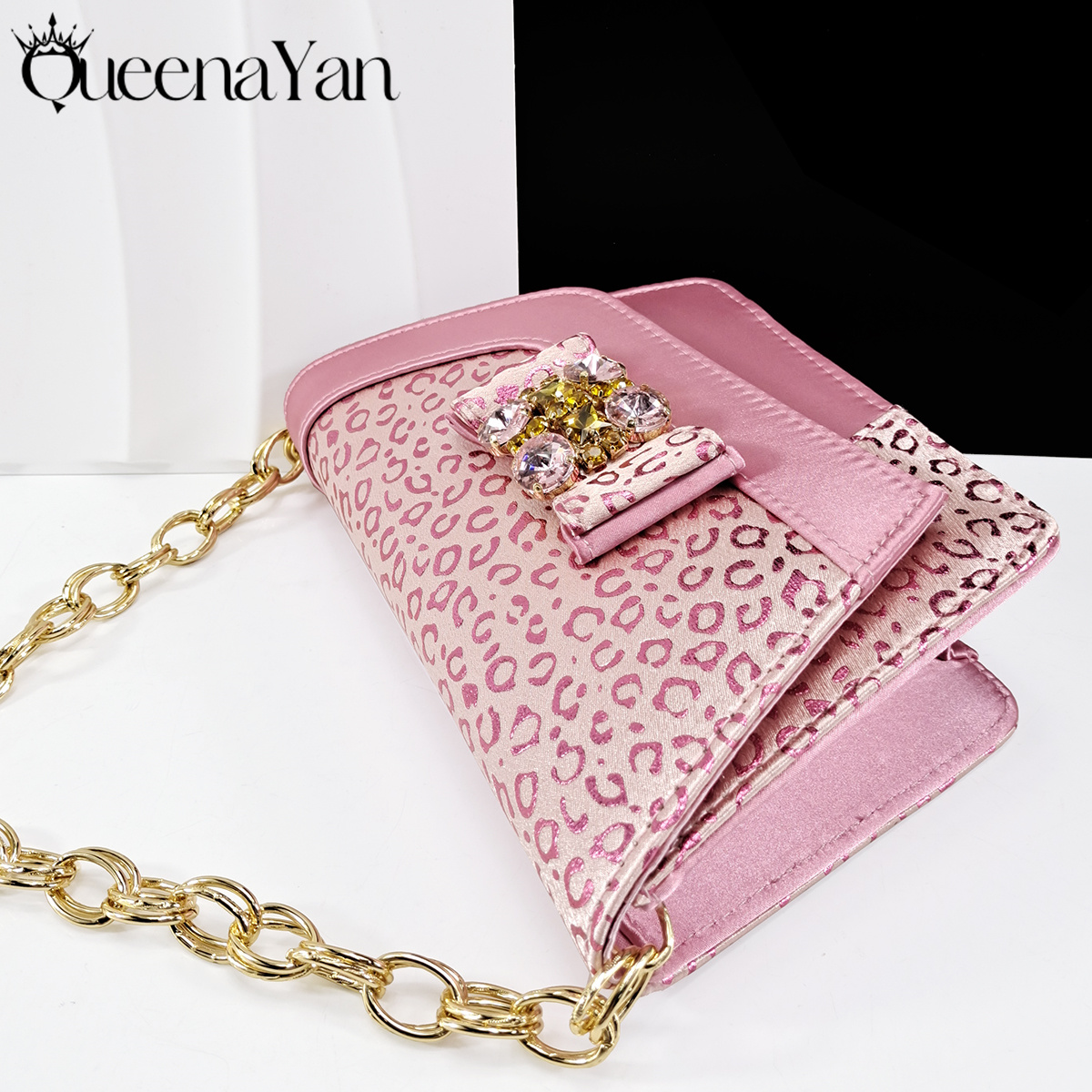 Queena Yan  2025 Shiny Italian - Party Favor Bag のレビューと価格