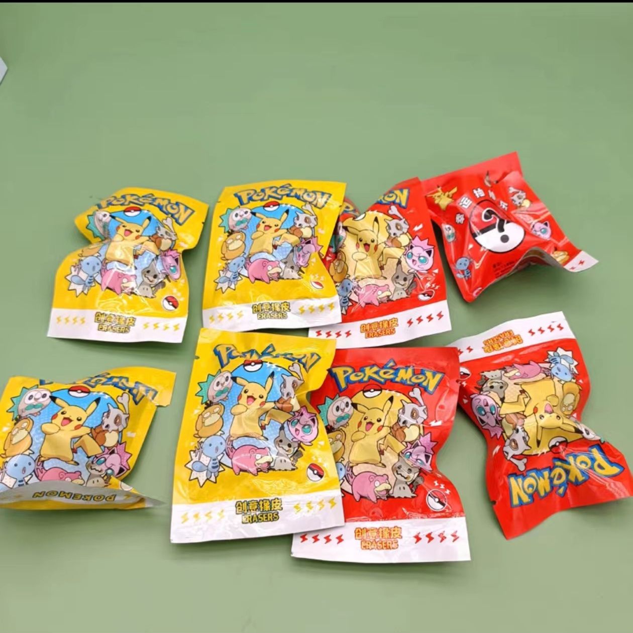 Pokemon Blind Bag Eraser Surpr - Party Favor Bag のレビューと価格