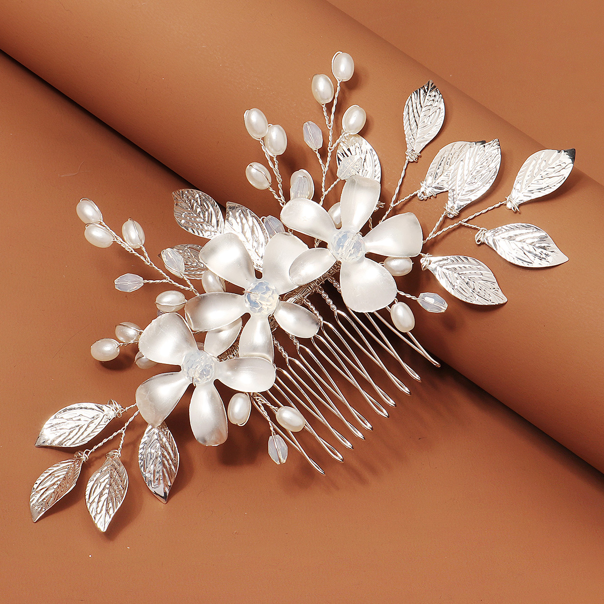 Sliver Luxurious Floral Metal  - Event Suppliers のレビューと価格