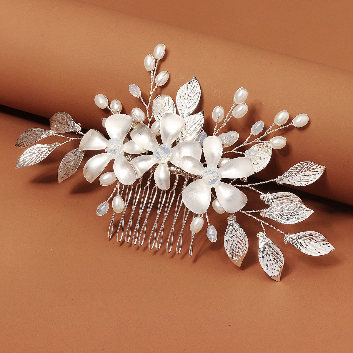 Sliver Luxurious Floral Metal  - Event Suppliers のレビューと価格
