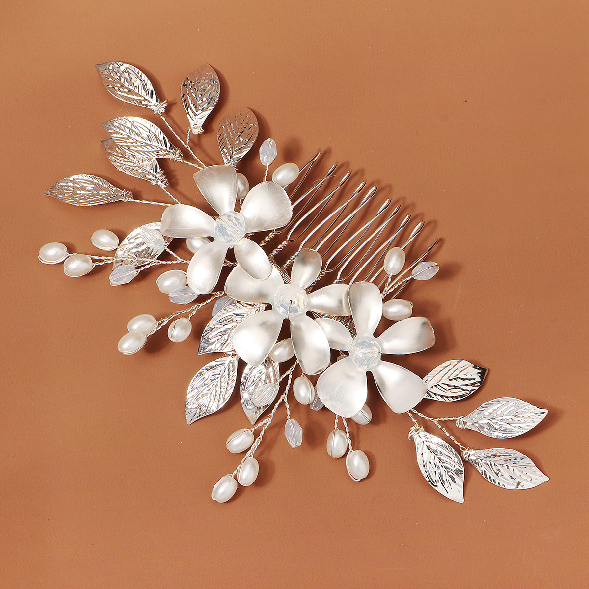 Sliver Luxurious Floral Metal  - Event Suppliers のレビューと価格