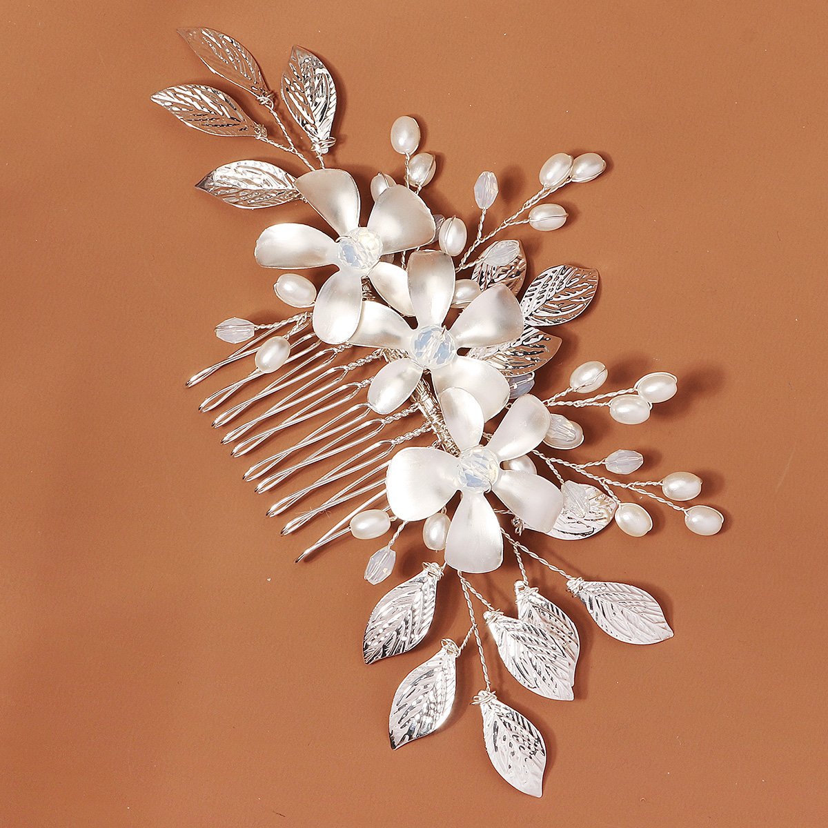 Sliver Luxurious Floral Metal  - Event Suppliers のレビューと価格